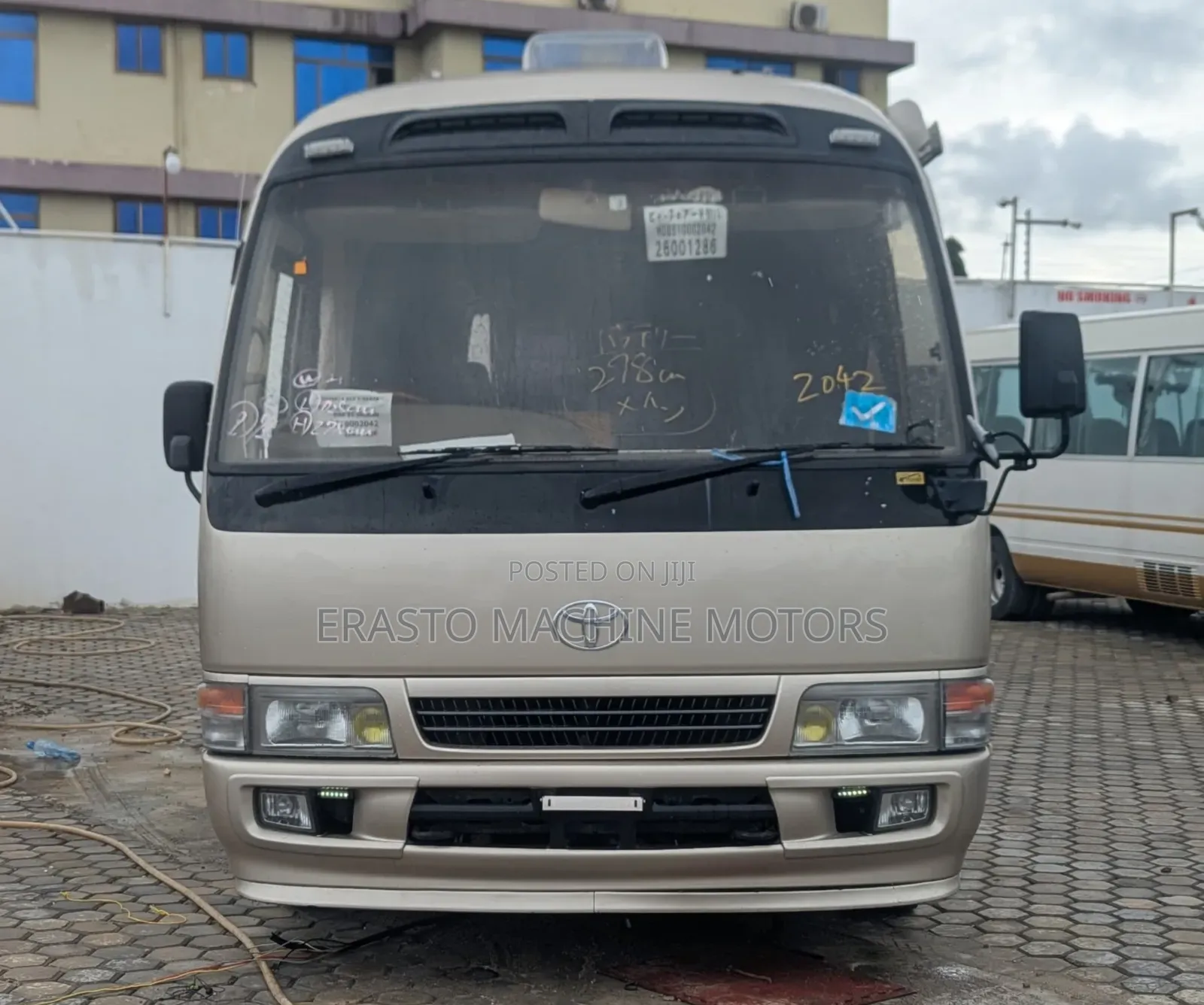 Toyota Coaster 2004 Gold