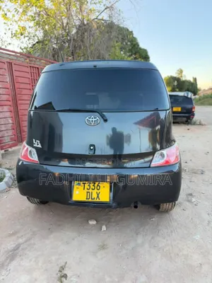 Toyota bB 2005 Blue