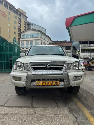 Lexus LX 570 2010 White