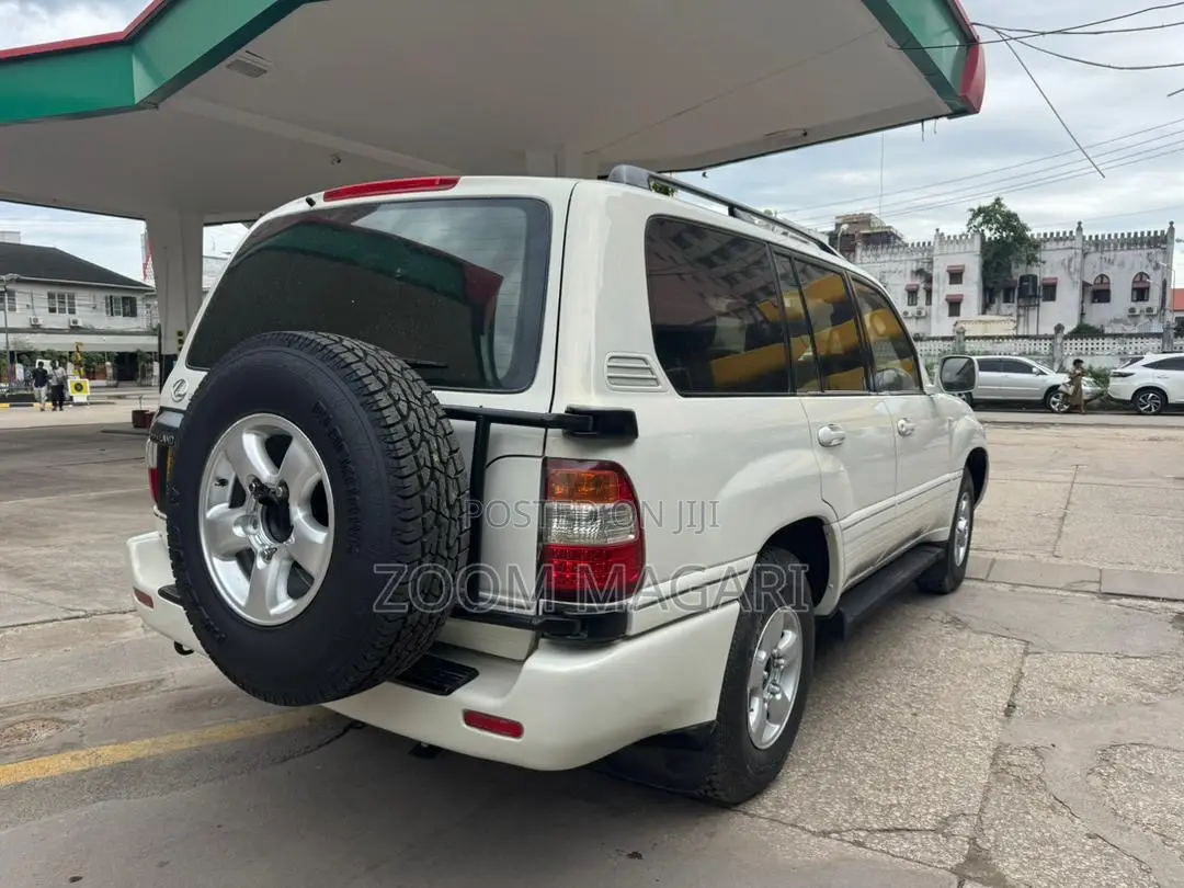 Lexus LX 570 2010 White