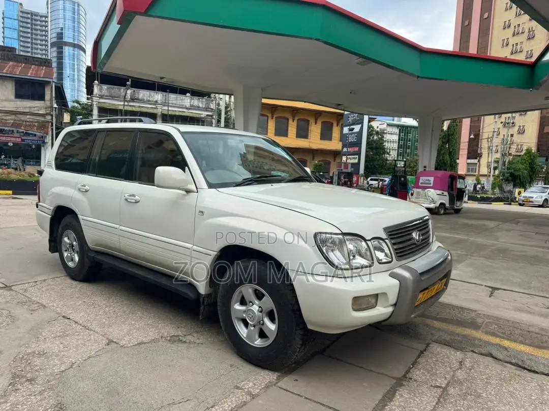 Lexus LX 570 2010 White