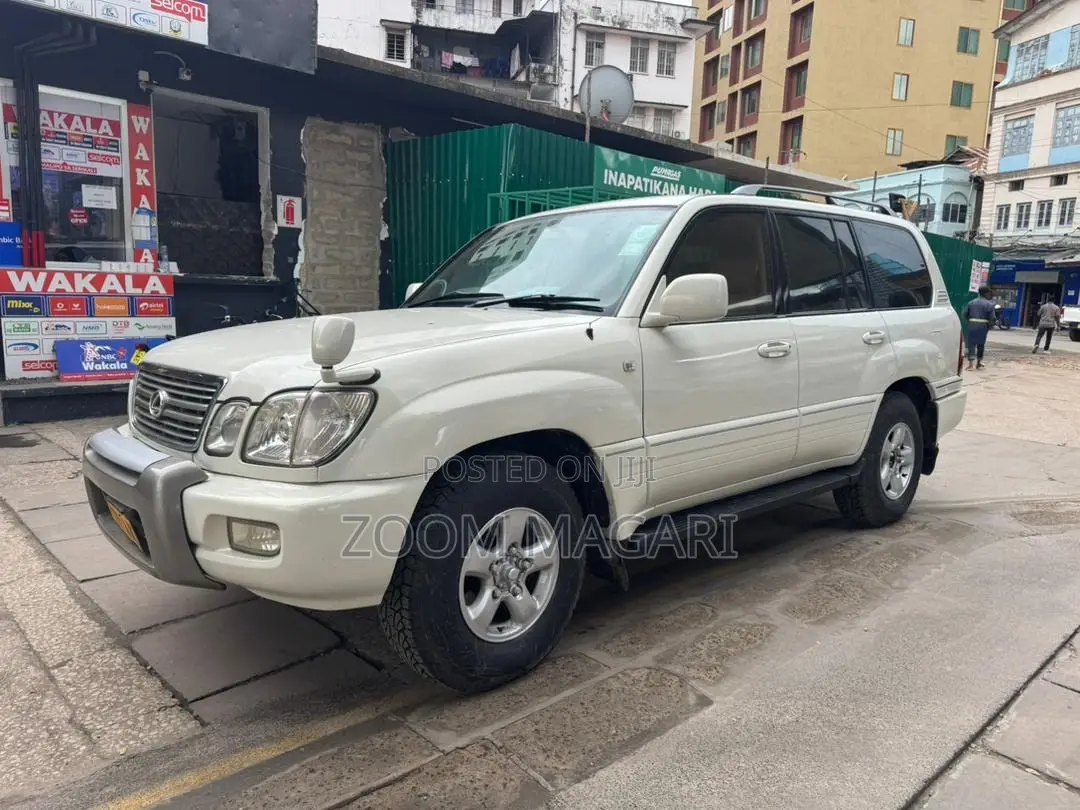 Lexus LX 570 2010 White