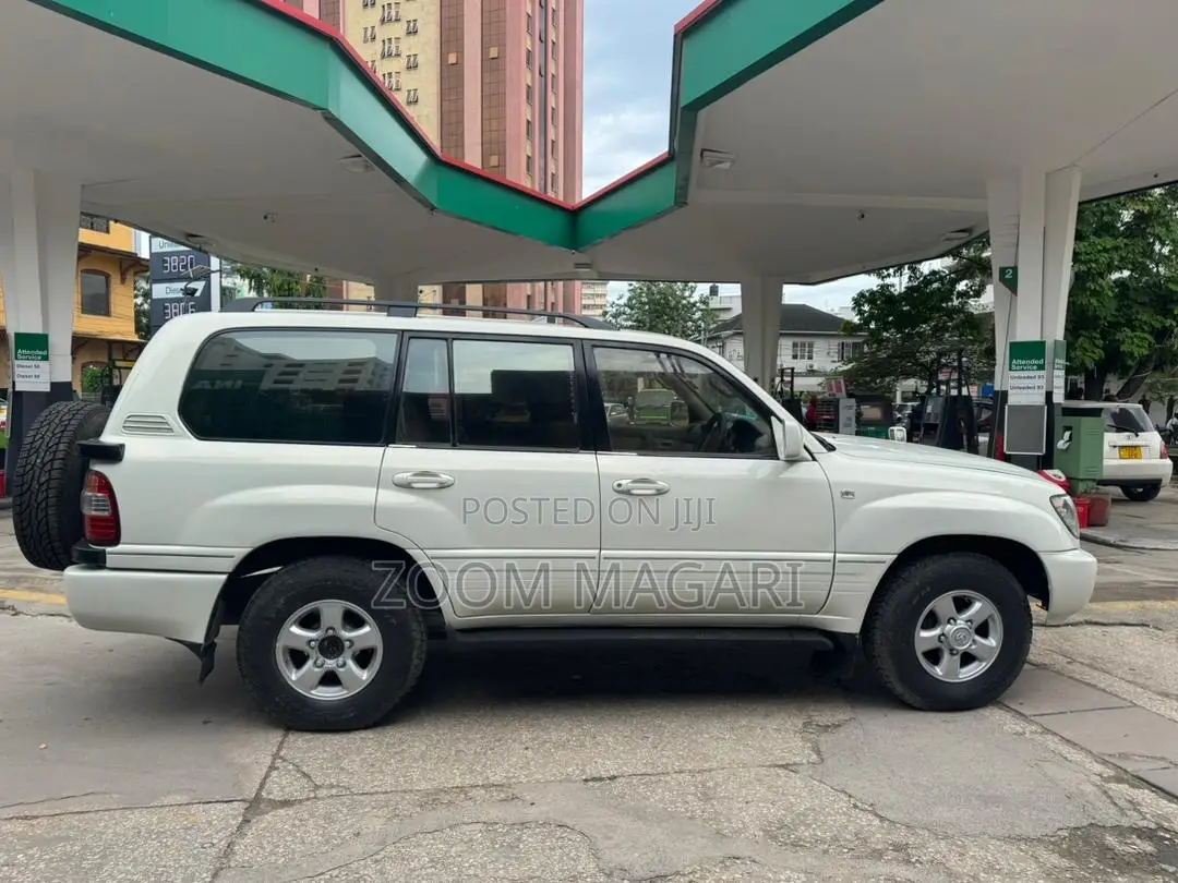 Lexus LX 570 2010 White