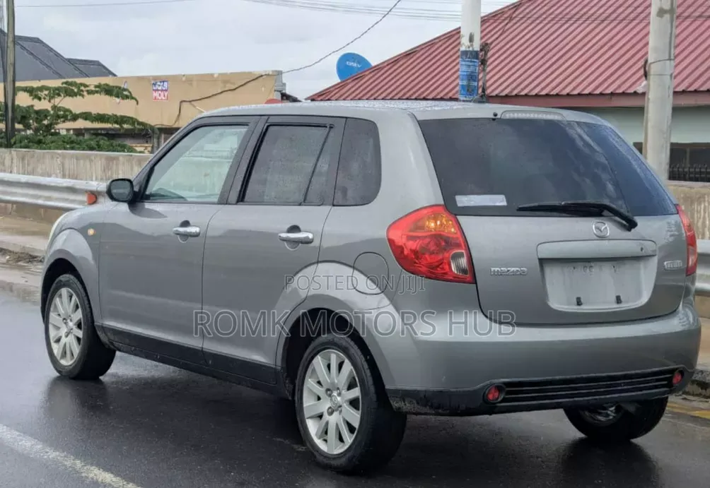 Mazda Verisa 2011 Gray