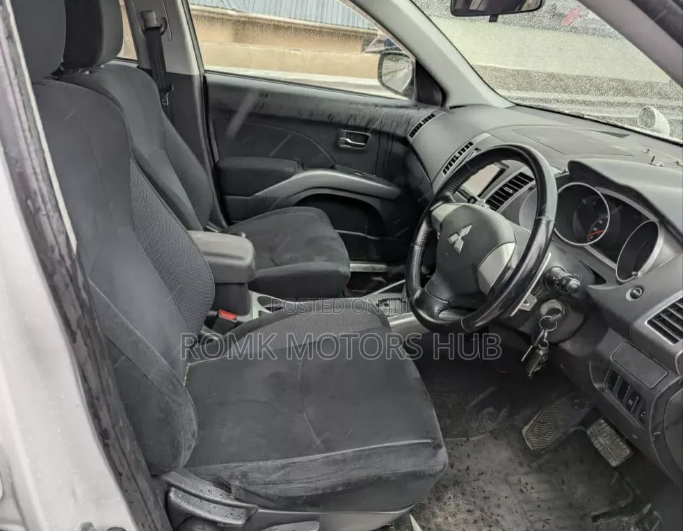 Mitsubishi Outlander 2008 White