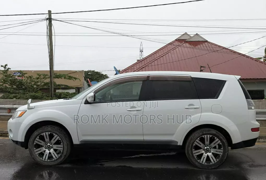 Mitsubishi Outlander 2008 White