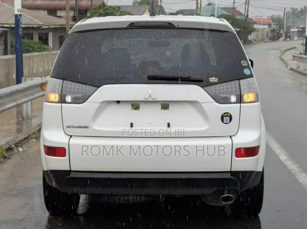 Mitsubishi Outlander 2008 White