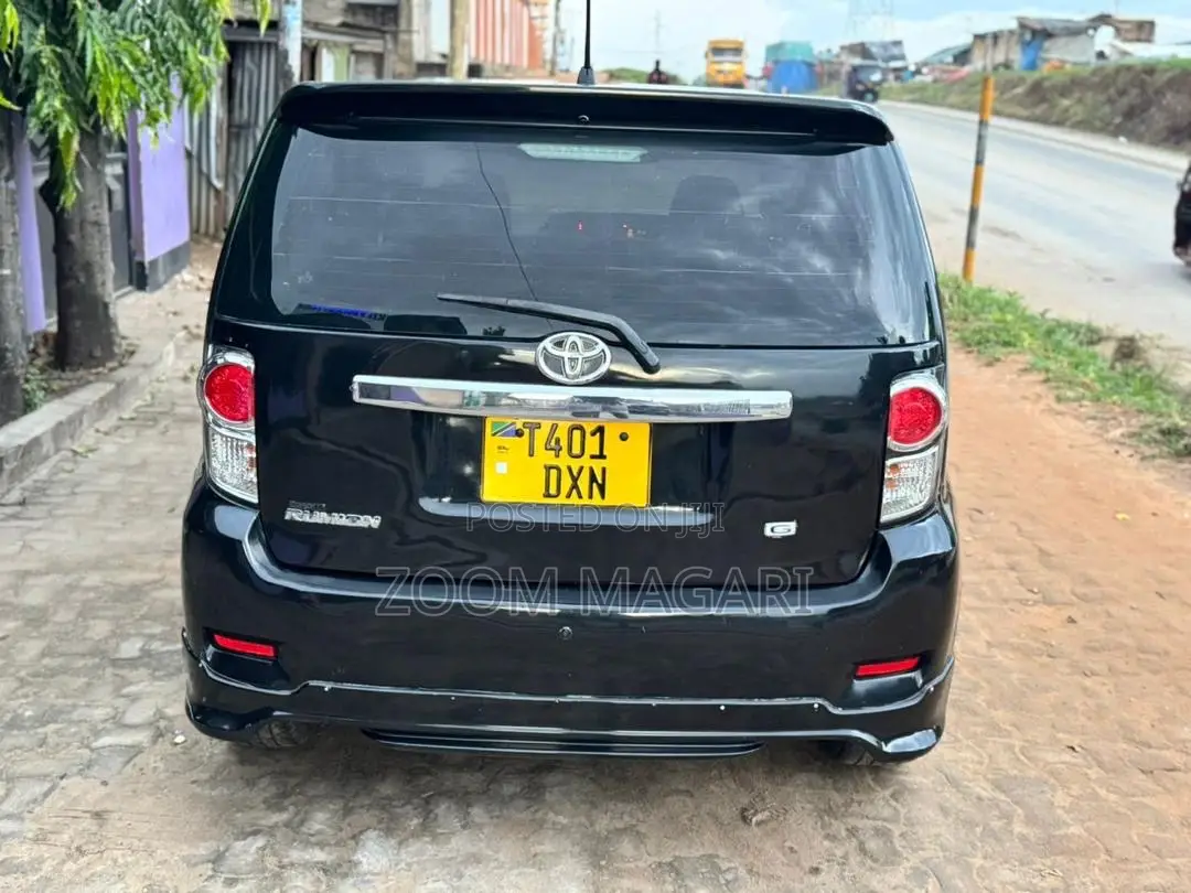 Toyota Corolla Rumion 2008 Black