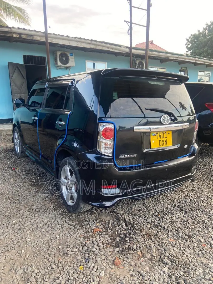Toyota Corolla Rumion 2008 Black