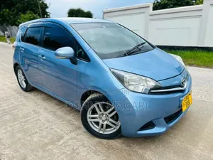 Toyota Ractis 1.5 AWD 2011 Blue