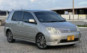 Toyota Raum 2005 Silver