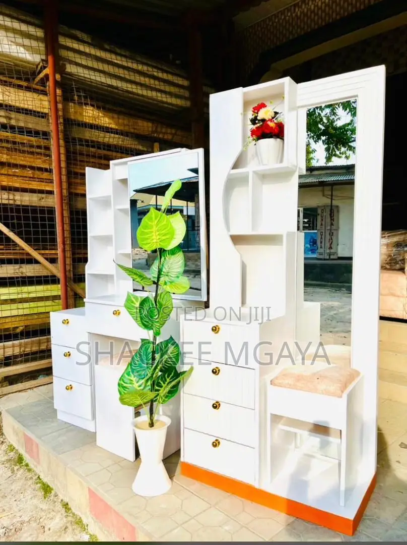 Dressing Btable White