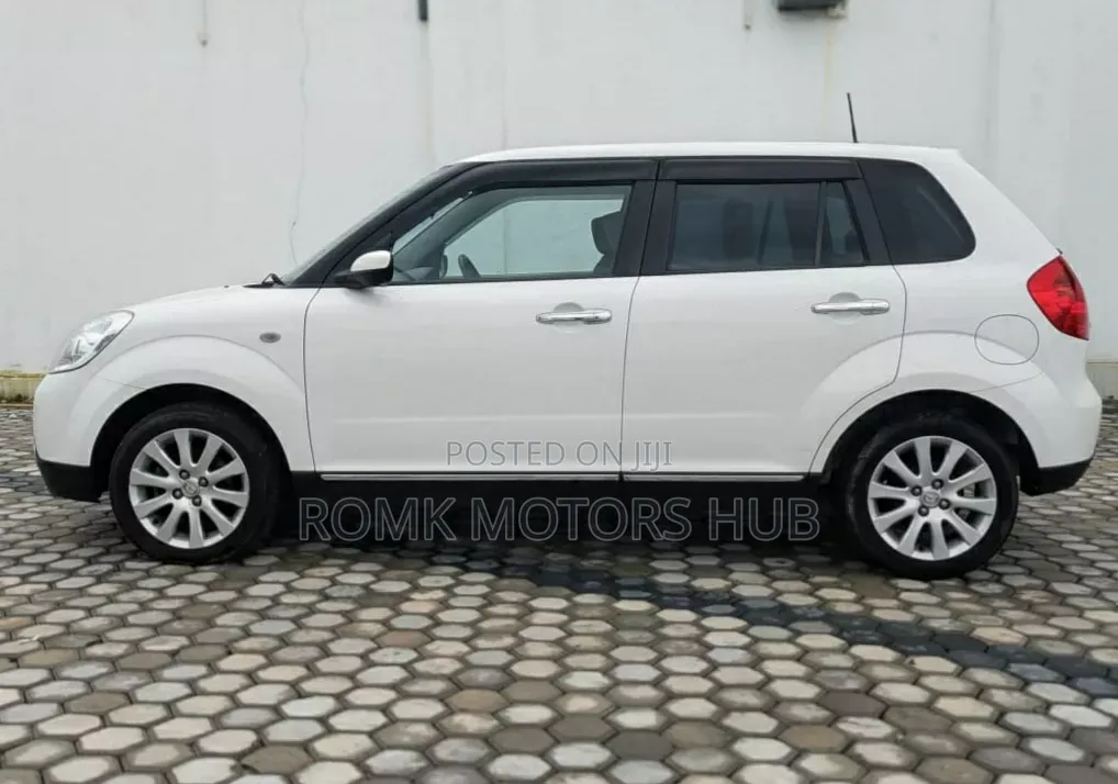 Mazda Verisa 2011 White