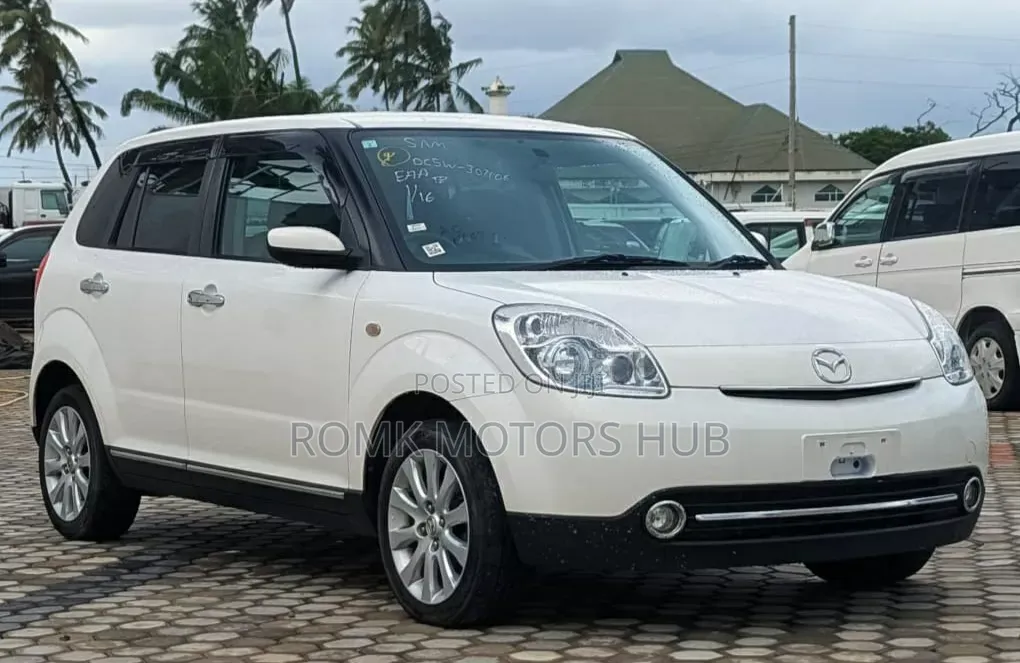 Mazda Verisa 2011 White