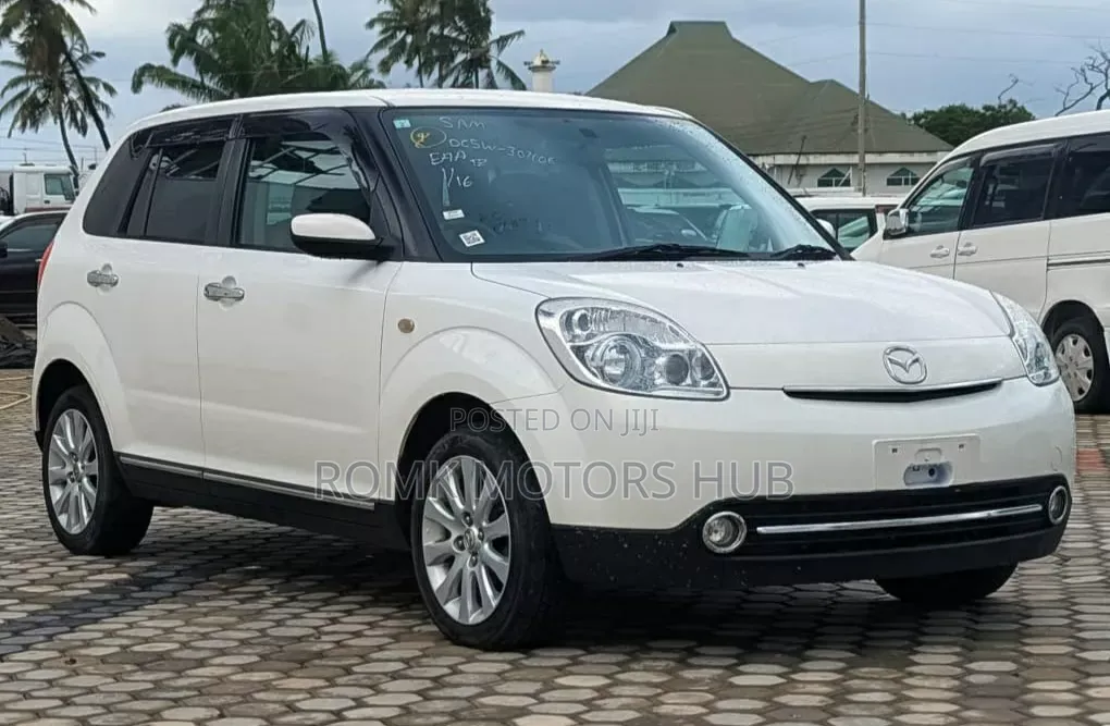 Mazda Verisa 2011 White