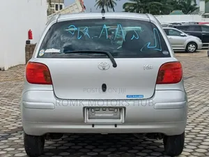 Toyota Vitz 2002 Silver