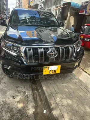 Toyota Land Cruiser Prado 2017 Black
