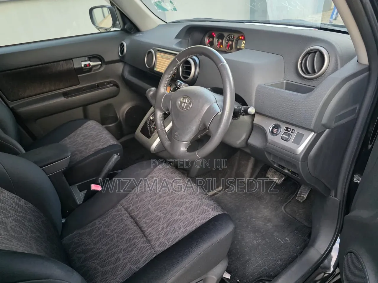 Toyota Corolla Rumion 2010 Black