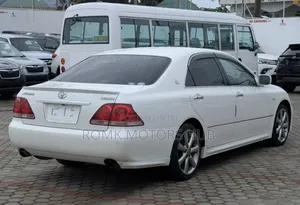 Toyota Crown 2004 White