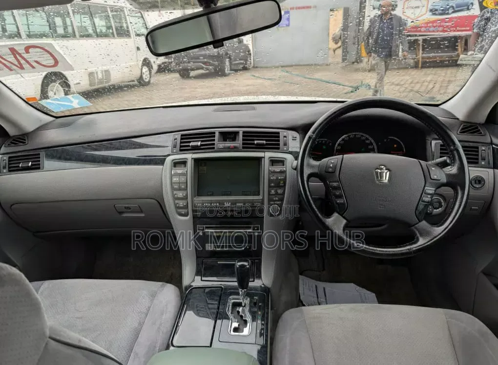 Toyota Crown 2004 White