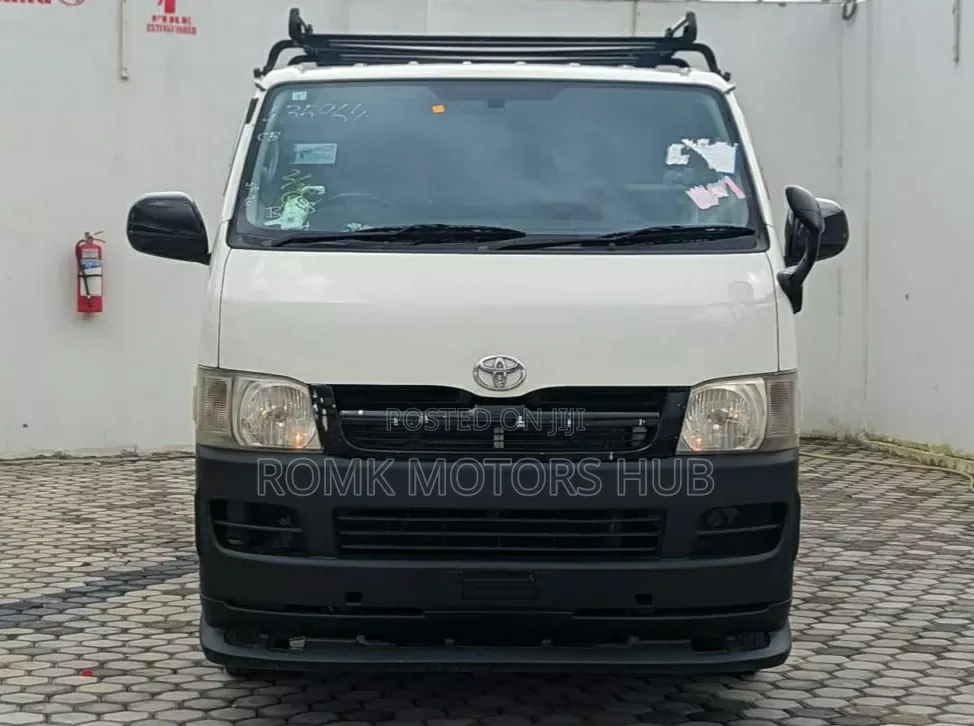 Toyota HiAce 2008 White