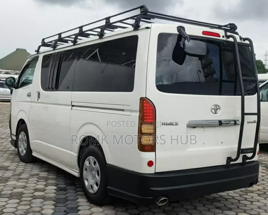 Toyota HiAce 2008 White