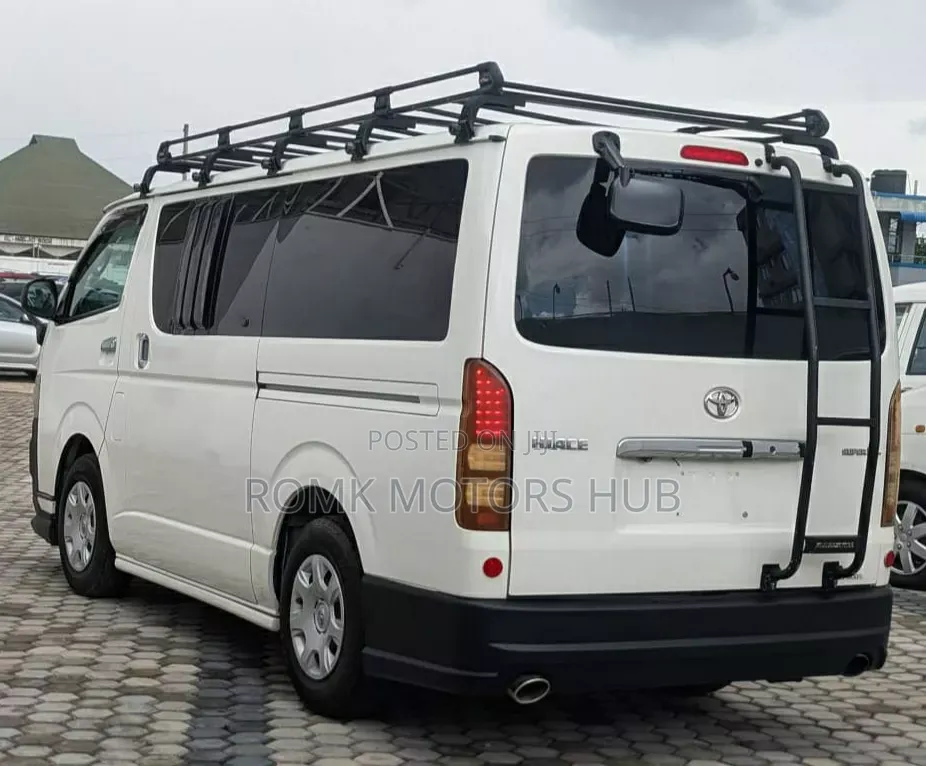 Toyota HiAce 2008 White