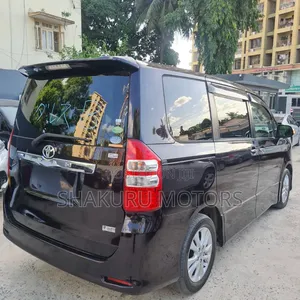 Toyota Noah 2013 Brown
