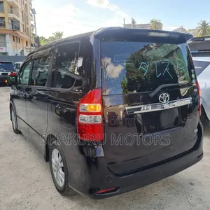 Toyota Noah 2013 Brown