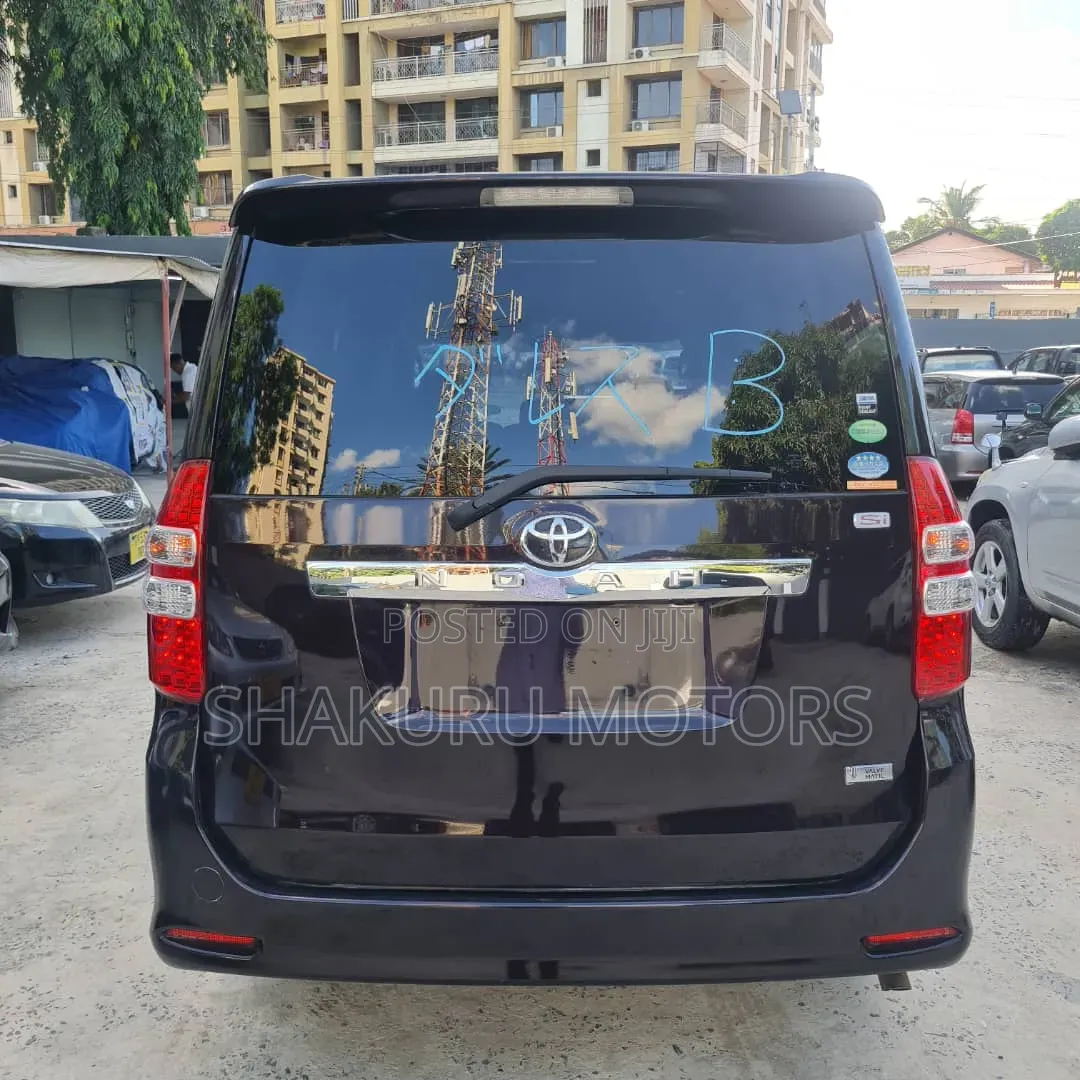 Toyota Noah 2013 Brown