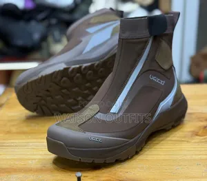 Men's Leather Shoes or Boot Sneakers Totally and Completely Ecco