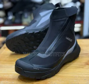Men's Leather Shoes or Boot Sneakers Totally and Completely Ecco