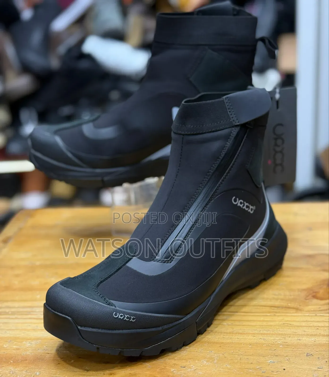 Men's Leather Shoes or Boot Sneakers Totally and Completely Ecco