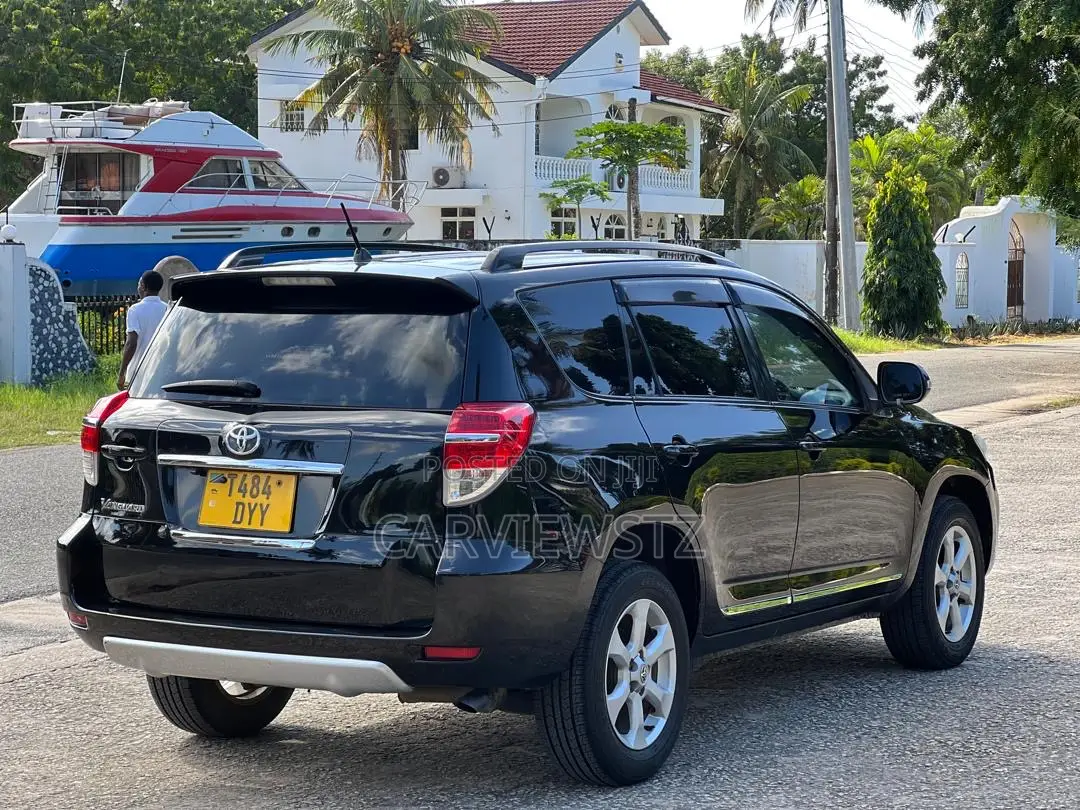 Toyota Vanguard 2011 Black