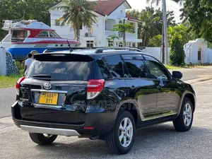 Toyota Vanguard 2011 Black