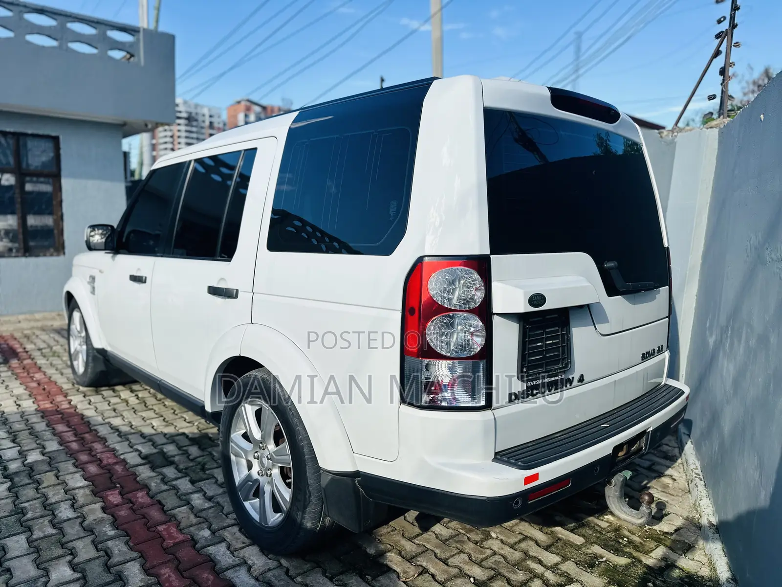 Land Rover Discovery 2014 White