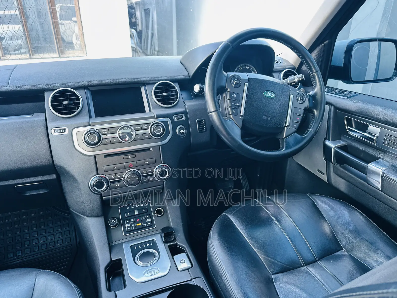 Land Rover Discovery 2014 White