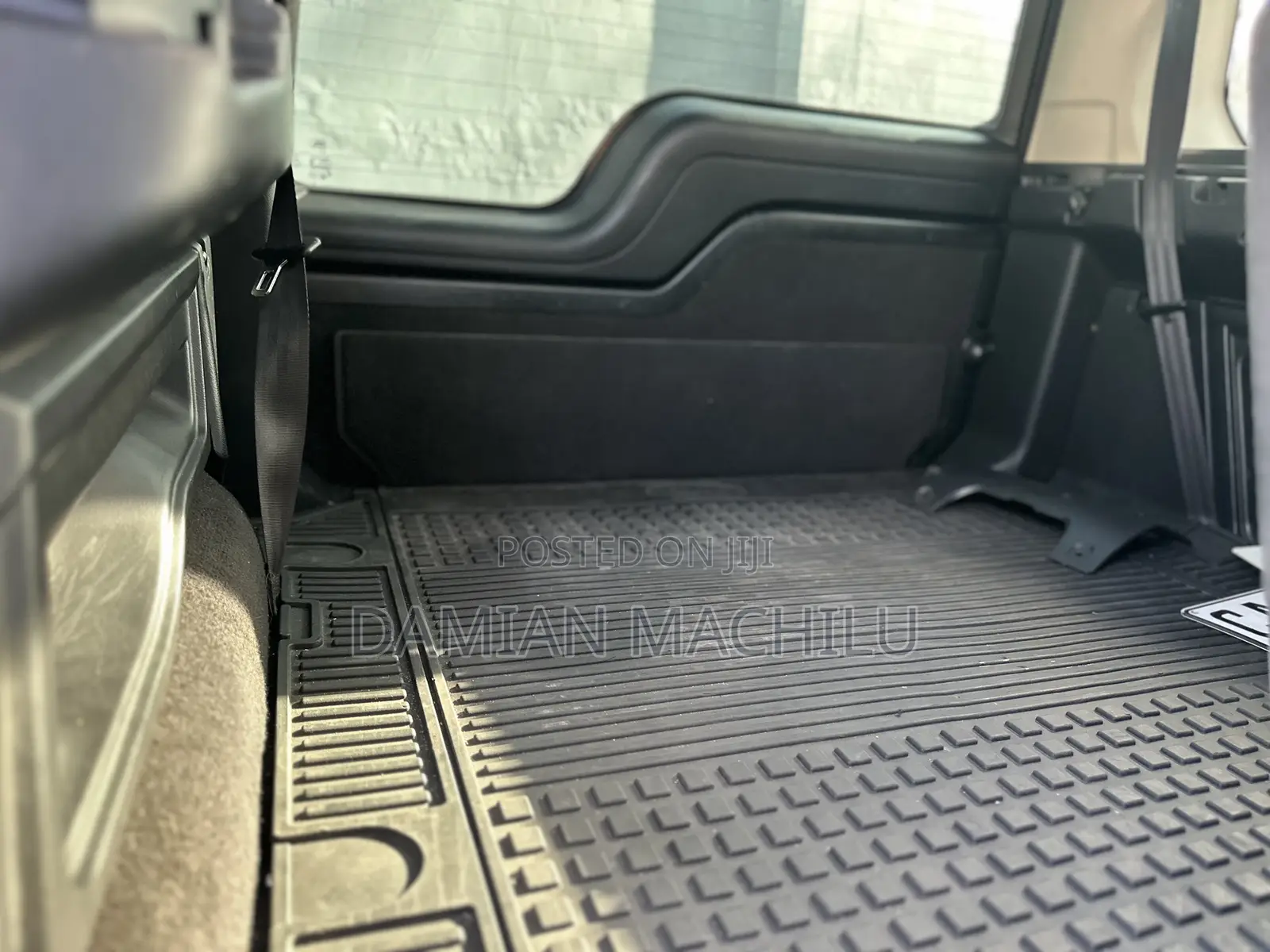 Land Rover Discovery 2014 White