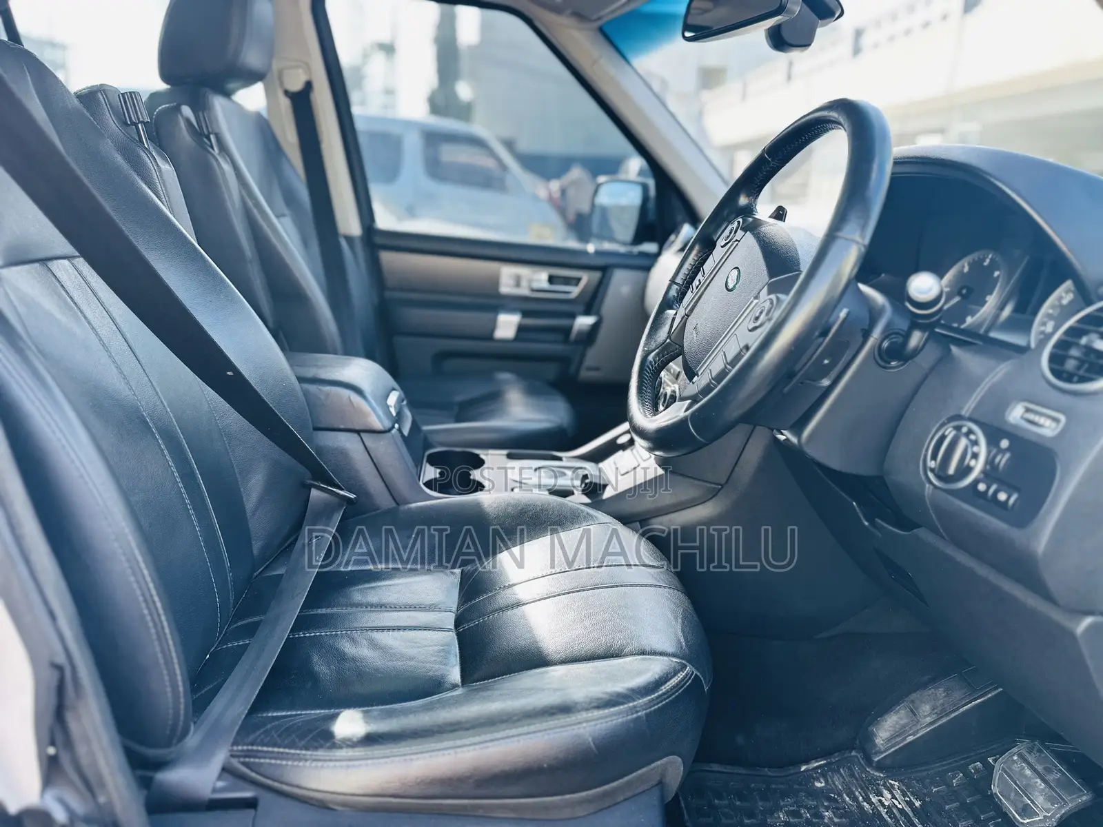 Land Rover Discovery 2014 White