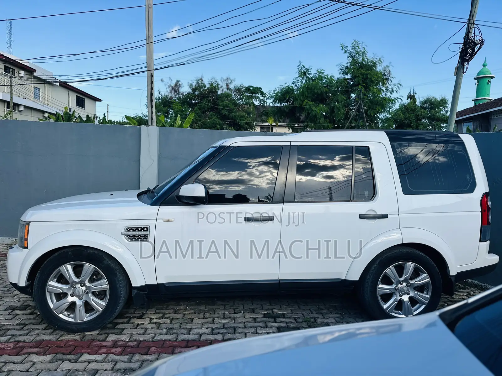 Land Rover Discovery 2014 White