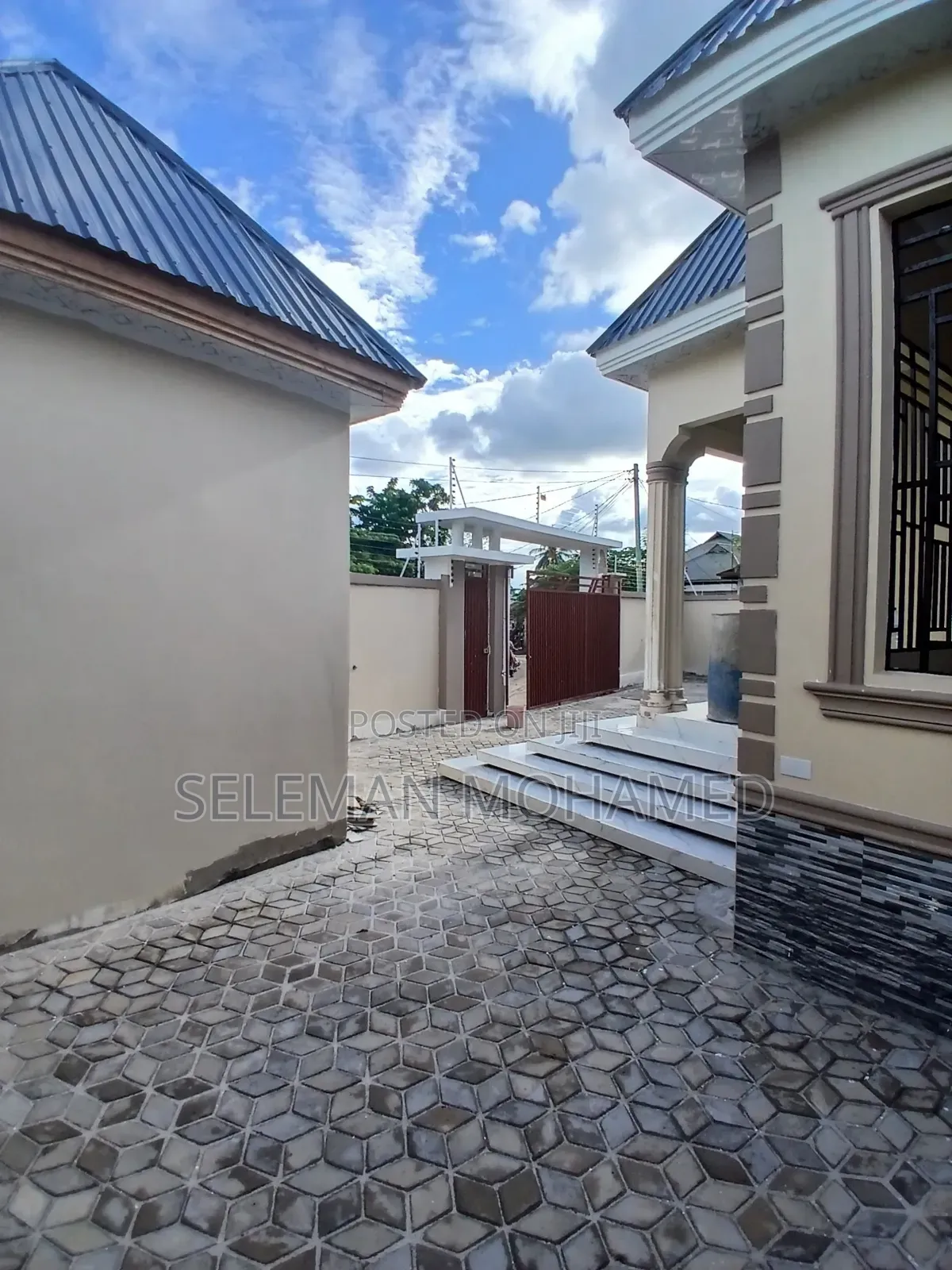 Furnished 4bdrm House in Biriani Real Estate, Chamazi for sale