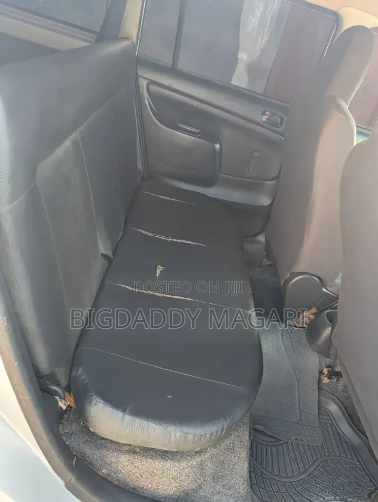 Toyota Probox 2004 Silver