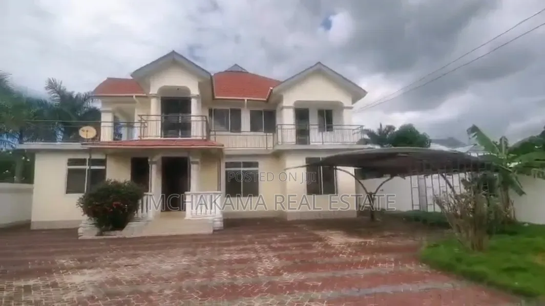6bdrm Block of Flats in Mchakama Real Estate, Mbweni for sale