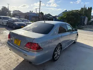 Toyota Crown 2004 Blue