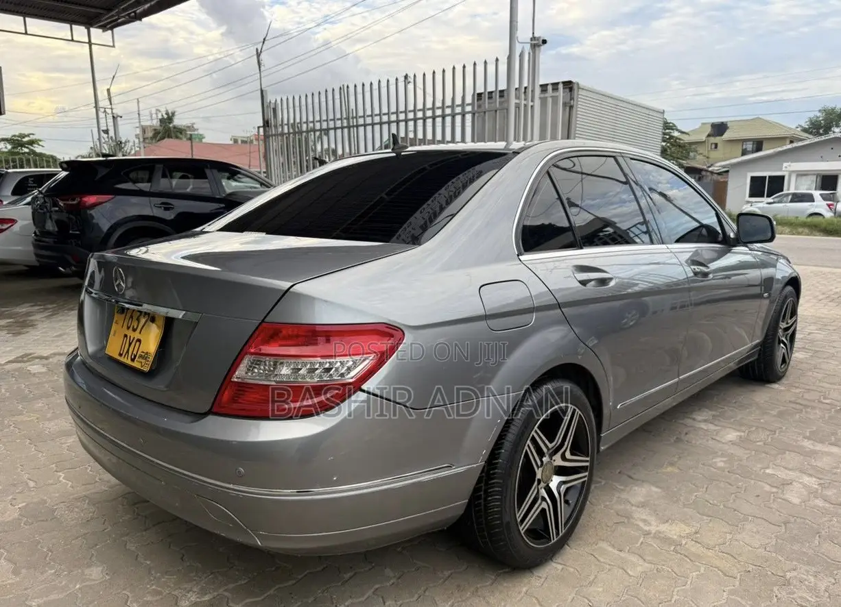 Mercedes-Benz C200 2007 Gray