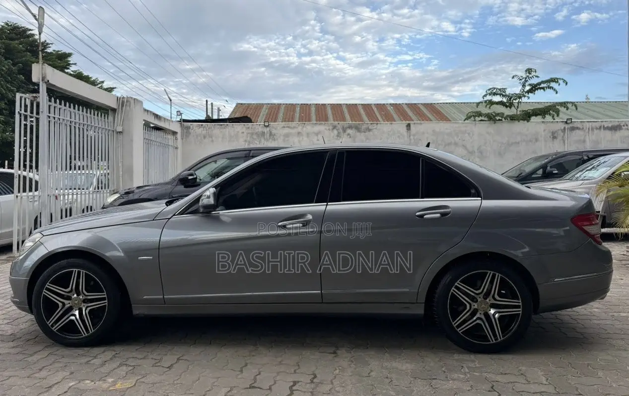 Mercedes-Benz C200 2007 Gray