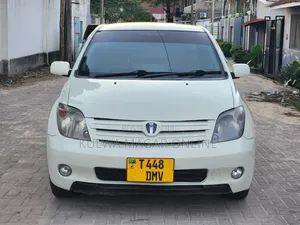 Toyota IST 2025 White