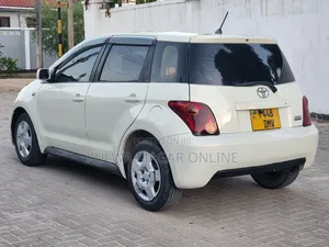 Toyota IST 2025 White