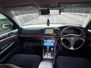 Toyota Noah 2.0 AWD (8 Seater) 2005 White