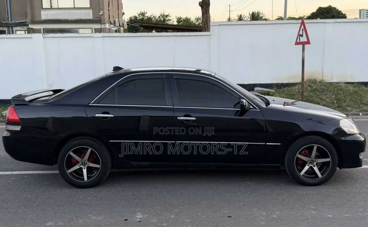 Toyota Mark II 2004 Black